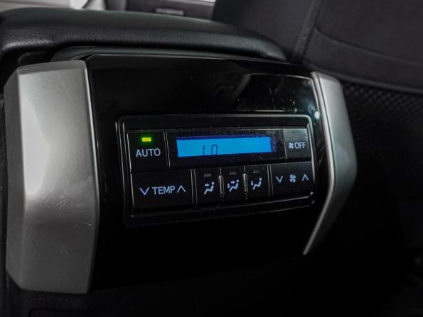 Toyota Land Cruiser Prado 150 Series Рестайлинг 2 с пробегом 2019 года, цена 4 399 000 рублей, 229601 км, внедорожник, Автокод Объявления