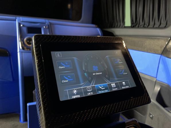 Mercedes-Benz V-Класс III (W447) Рестайлинг с пробегом 2022 года, цена 14 500 000 рублей, 43 км, минивэн, Автокод Объявления