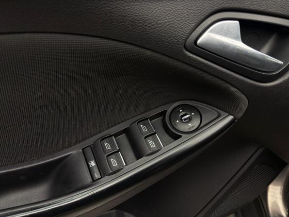 Ford Focus III с пробегом 2011 года, цена 659 000 рублей, 204000 км, хэтчбек, Автокод Объявления