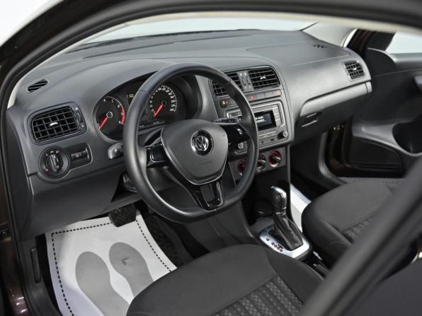 Volkswagen Polo V Рестайлинг с пробегом 2017 года, цена 589 000 рублей, 92647 км, седан, Автокод Объявления