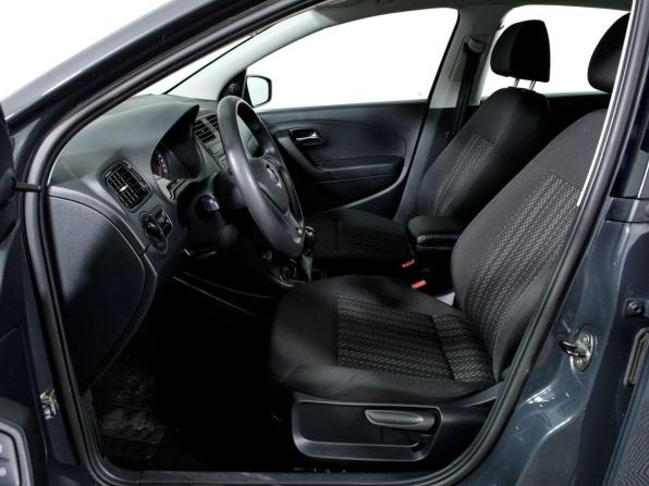 Volkswagen Polo V Рестайлинг с пробегом 2016 года, цена 888 888 рублей, 99358 км, седан, Автокод Объявления