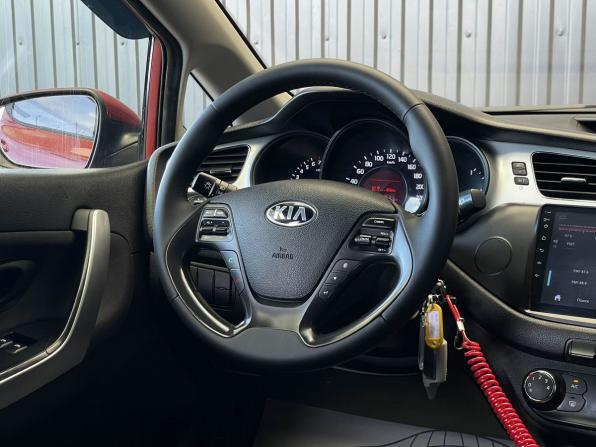 Kia Ceed II с пробегом 2012 года, цена 895 000 рублей, 102095 км, хэтчбек, Автокод Объявления
