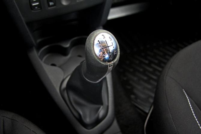 Renault Sandero II с пробегом 2016 года, цена 800 800 рублей, 139452 км, хэтчбек, Автокод Объявления