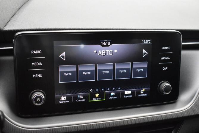 Skoda Rapid II с пробегом 2022 года, цена 1 800 000 рублей, 88170 км, лифтбек, Автокод Объявления