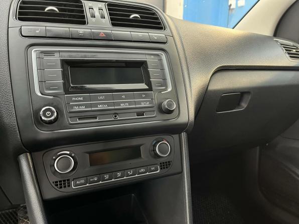 Volkswagen Polo V Рестайлинг с пробегом 2017 года, цена 953 910 рублей, 193010 км, седан, Автокод Объявления