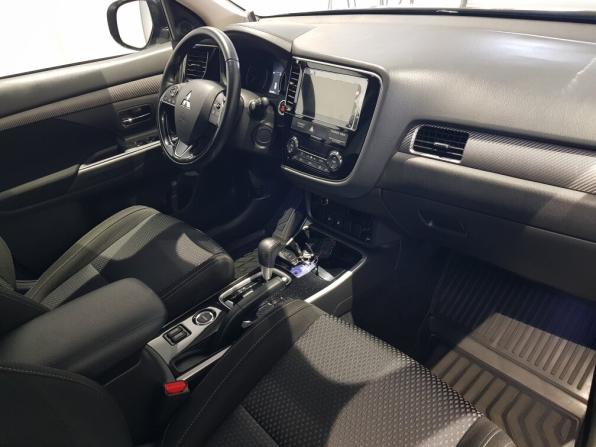 Mitsubishi Outlander III Рестайлинг 2 с пробегом 2017 года, цена 2 099 000 рублей, 85097 км, внедорожник, Автокод Объявления