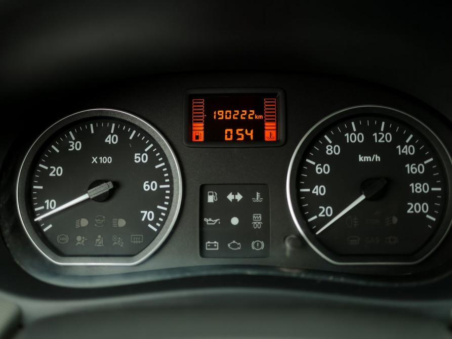Renault Logan I Рестайлинг Ижевск  - изображение 14