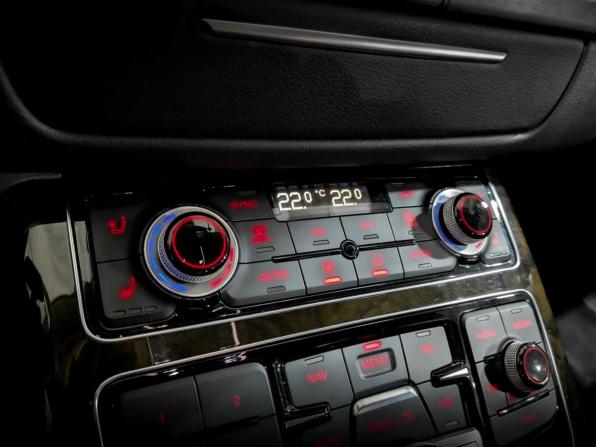 Audi A8 III (D4) Рестайлинг с пробегом 2016 года, цена 3 255 000 рублей, 90722 км, седан, Автокод Объявления