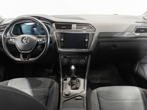 Volkswagen Tiguan II с пробегом 2018 года, цена 3 450 000 рублей, 92321 км, внедорожник, Автокод Объявления