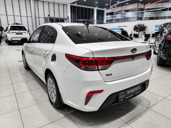 Kia Rio IV с пробегом 2017 года, цена 1 020 000 рублей, 157610 км, седан, Автокод Объявления