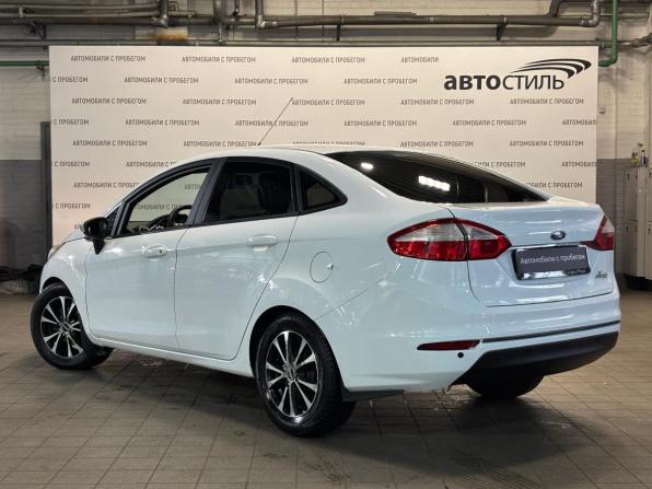 Ford Fiesta Mk6 Рестайлинг с пробегом 2015 года, цена 629 000 рублей, 223000 км, седан, Автокод Объявления