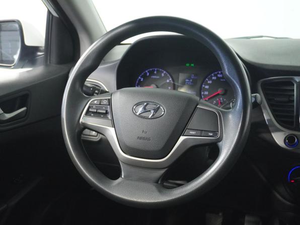 Hyundai Solaris II с пробегом 2017 года, цена 800 000 рублей, 123117 км, седан, Автокод Объявления