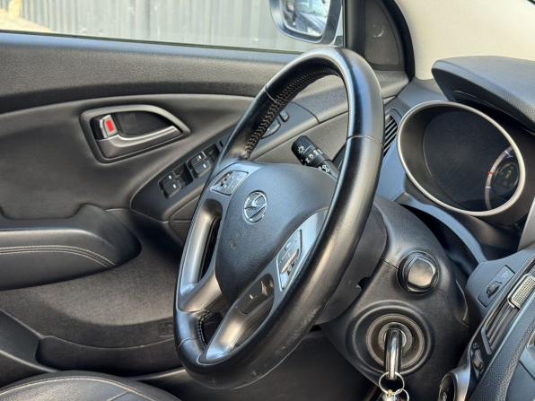 Hyundai ix35 I Рестайлинг с пробегом 2015 года, цена 1 270 000 рублей, 103850 км, внедорожник, Автокод Объявления