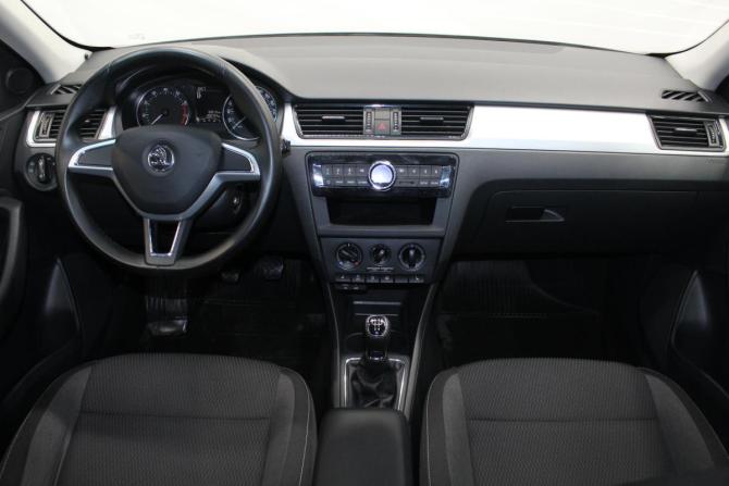 Skoda Rapid I с пробегом 2015 года, цена 769 000 рублей, 200741 км, лифтбек, Автокод Объявления