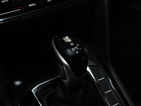 Volkswagen Tiguan II Рестайлинг с пробегом 2021 года, цена 2 960 000 рублей, 50590 км, внедорожник, Автокод Объявления