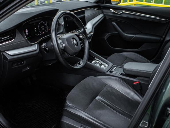 Skoda Octavia IV (A8) с пробегом 2022 года, цена 2 799 000 рублей, 98366 км, лифтбек, Автокод Объявления