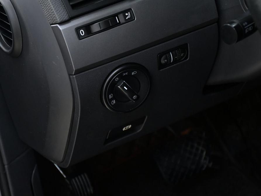 Volkswagen Touareg I Рестайлинг Новосибирск  - изображение 23