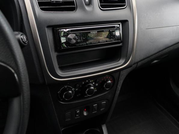 Renault Sandero II с пробегом 2015 года, цена 879 000 рублей, 32182 км, хэтчбек, Автокод Объявления