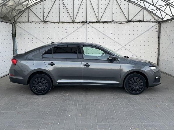 Skoda Rapid II с пробегом 2021 года, цена 1 570 000 рублей, 65189 км, лифтбек, Автокод Объявления