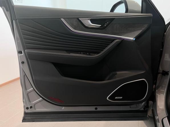 Hongqi HS5 I Рестайлинг с пробегом 2025 года, цена 3 850 000 рублей, 1543 км, внедорожник, Автокод Объявления
