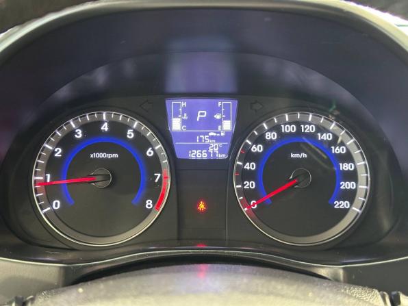 Hyundai Solaris I Рестайлинг с пробегом 2015 года, цена 1 215 000 рублей, 126677 км, седан, Автокод Объявления