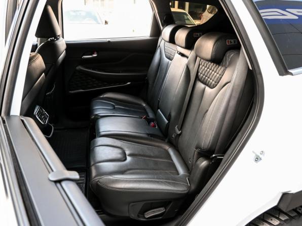 Hyundai Santa Fe IV с пробегом 2019 года, цена 3 412 600 рублей, 89118 км, внедорожник, Автокод Объявления
