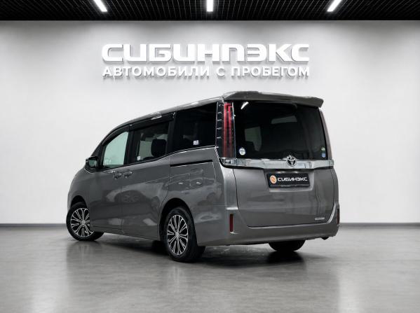 Toyota Noah III (R80) Рестайлинг с пробегом 2018 года, цена 2 150 000 рублей, 125000 км, минивэн, Автокод Объявления