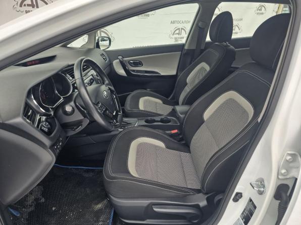Kia Ceed II Рестайлинг с пробегом 2017 года, цена 1 279 000 рублей, 129326 км, хэтчбек, Автокод Объявления