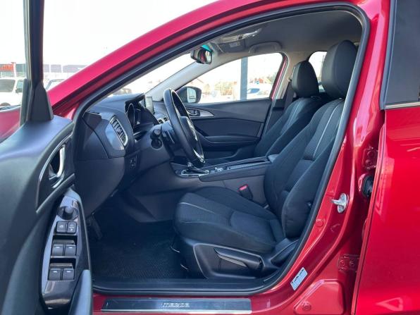 Mazda 3 III (BM) Рестайлинг с пробегом 2019 года, цена 1 570 000 рублей, 95069 км, седан, Автокод Объявления