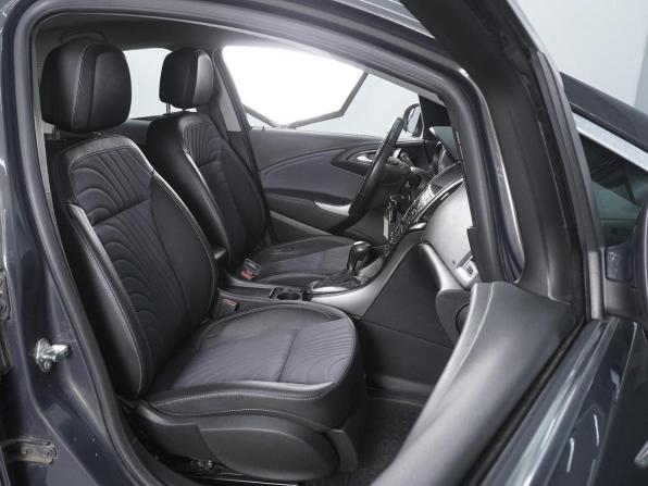 Opel Astra J Рестайлинг с пробегом 2014 года, цена 950 000 рублей, 137222 км, седан, Автокод Объявления
