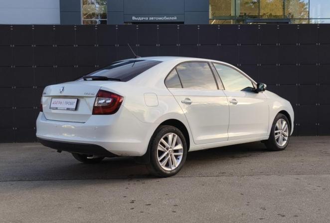 Skoda Rapid I Рестайлинг с пробегом 2018 года, цена 1 393 000 рублей, 87000 км, лифтбек, Автокод Объявления