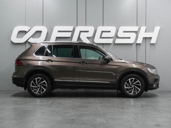 Volkswagen Tiguan II с пробегом 2018 года, цена 2 168 000 рублей, 157739 км, внедорожник, Автокод Объявления