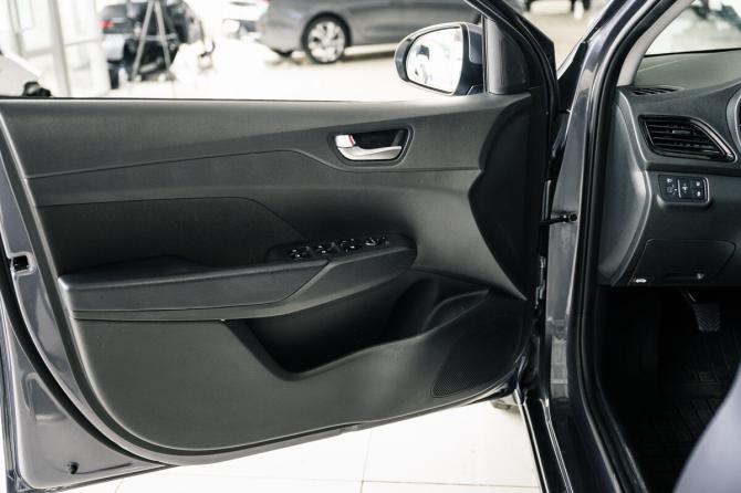 Hyundai Solaris II Рестайлинг с пробегом 2021 года, цена 1 330 000 рублей, 85154 км, седан, Автокод Объявления