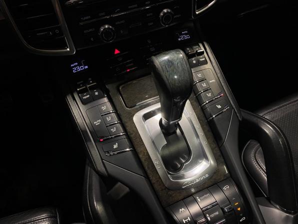 Porsche Cayenne II (958) с пробегом 2011 года, цена 2 249 000 рублей, 242289 км, внедорожник, Автокод Объявления