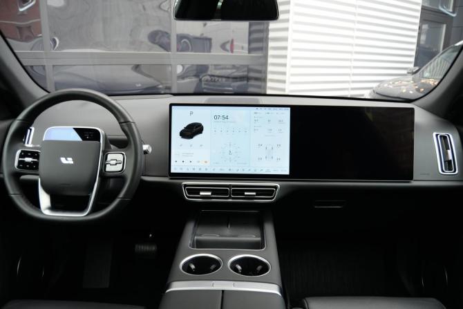 Li Auto (Lixiang) L7 I с пробегом 2024 года, цена 5 490 000 рублей, 14390 км, внедорожник, Автокод Объявления