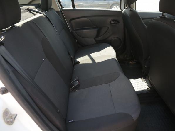 Renault Logan II с пробегом 2015 года, цена 386 000 рублей, 342000 км, седан, Автокод Объявления
