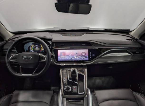 Geely Atlas Pro с пробегом 2023 года, цена 2 300 000 рублей, 37500 км, внедорожник, Автокод Объявления