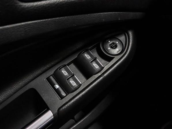 Ford Kuga II Рестайлинг с пробегом 2017 года, цена 1 560 000 рублей, 109592 км, внедорожник, Автокод Объявления