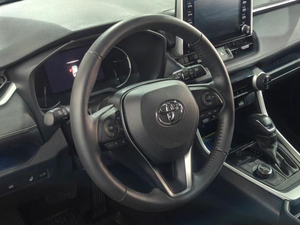 Toyota RAV4 V (XA50) с пробегом 2021 года, цена 3 497 000 рублей, 10231 км, внедорожник, Автокод Объявления