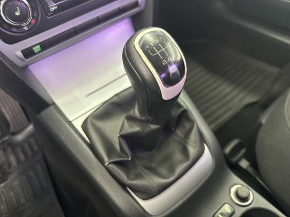 Skoda Octavia II (A5) Рестайлинг с пробегом 2012 года, цена 1 049 000 рублей, 127000 км, лифтбек, Автокод Объявления