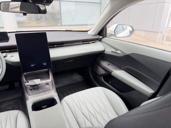 Changan Lamore с пробегом 2023 года, цена 1 825 000 рублей, 21575 км, седан, Автокод Объявления