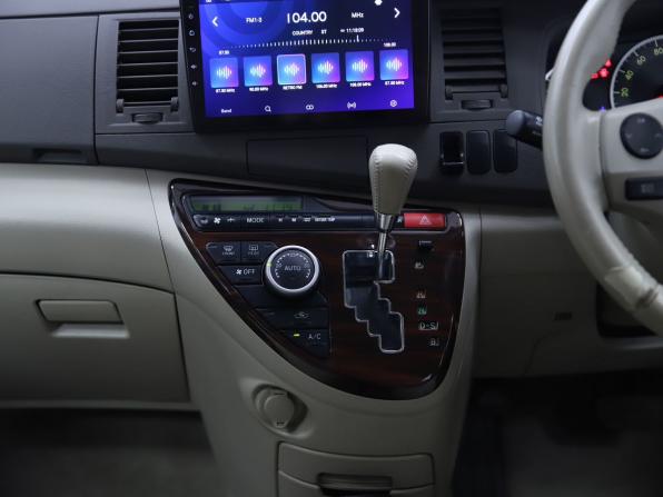 Toyota ISis I Рестайлинг с пробегом 2013 года, цена 1 310 000 рублей, 93299 км, компактвэн, Автокод Объявления