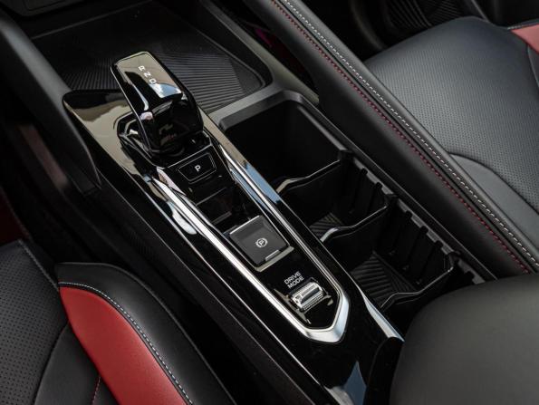 Geely Coolray I Рестайлинг с пробегом 2023 года, цена 2 295 000 рублей, 12401 км, внедорожник, Автокод Объявления