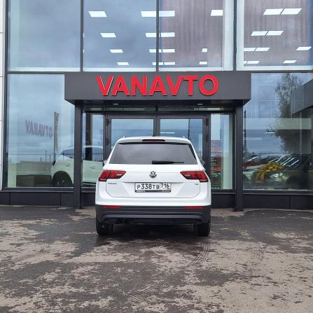 Volkswagen Tiguan II с пробегом 2018 года, цена 2 190 000 рублей, 130000 км, внедорожник, Автокод Объявления