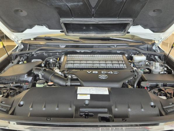 Toyota Land Cruiser 200 Series Рестайлинг 1 с пробегом 2015 года, цена 4 490 000 рублей, 200600 км, внедорожник, Автокод Объявления