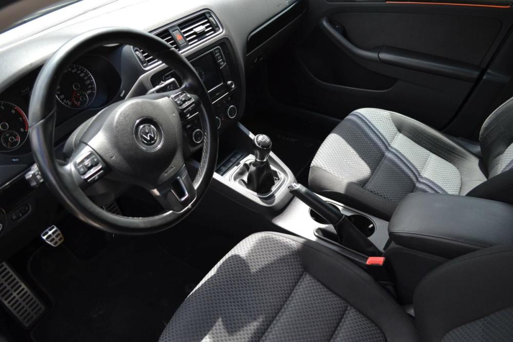 Volkswagen Jetta VI Старый Оскол  - изображение 12