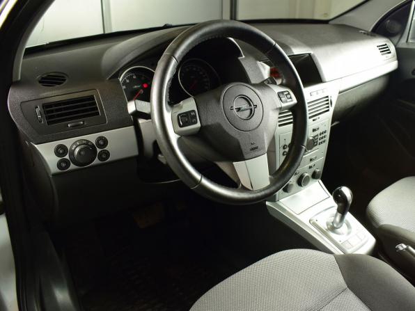 Opel Astra H Рестайлинг с пробегом 2011 года, цена 499 995 рублей, 220289 км, седан, Автокод Объявления