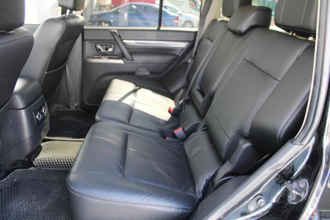 Mitsubishi Pajero IV Рестайлинг 2 с пробегом 2014 года, цена 1 925 000 рублей, 241000 км, внедорожник, Автокод Объявления