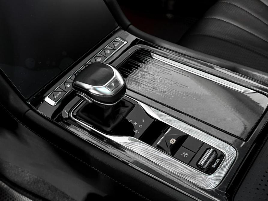 Hongqi H5 II Санкт-Петербург  - изображение 12