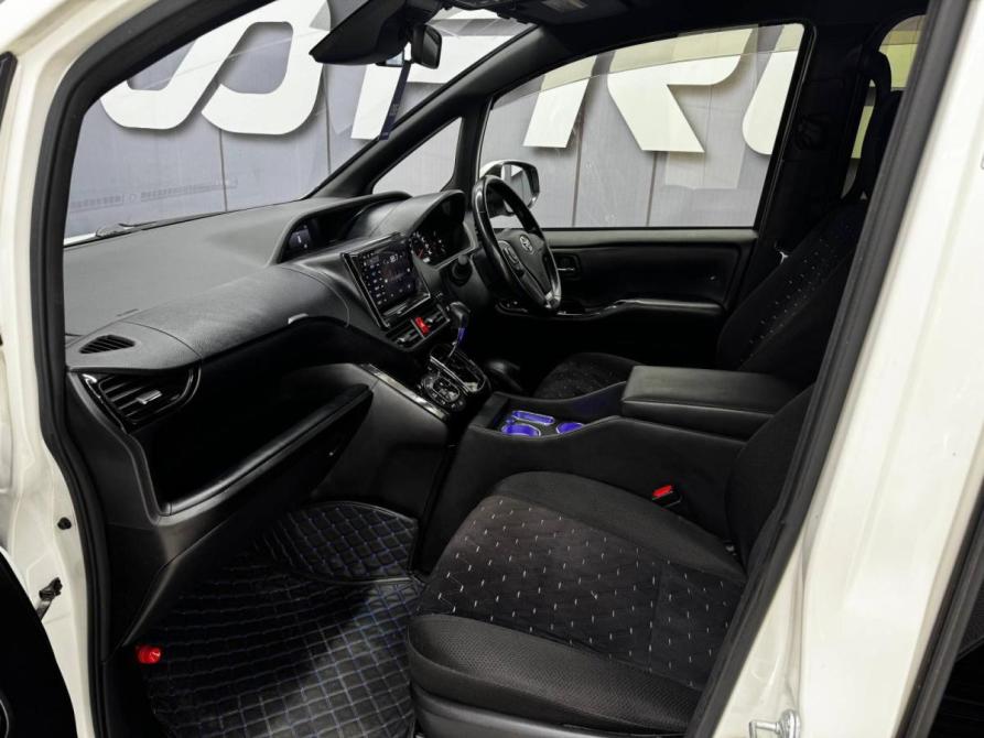 Toyota Noah III (R80) Рестайлинг Благовещенск  - изображение 25